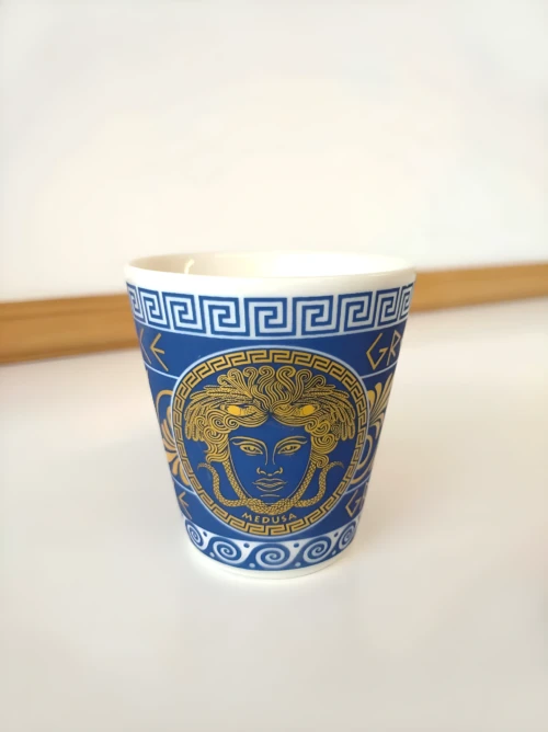 9f7caee6 6a33 4408 89f9 5f9448316d2a 2026 02 09 10 41 17.357781.jpg 3 scaled Κούπα μπλε-χρυσό ματ- Μέδουσα